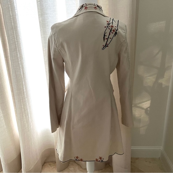 WE Embroidered Cream Floral Women's Coat - Picture 4 of 11